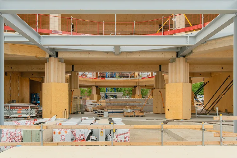 LVL, CLT and steel structure in the lobby of Katajanokan Laituri building in Helsinki