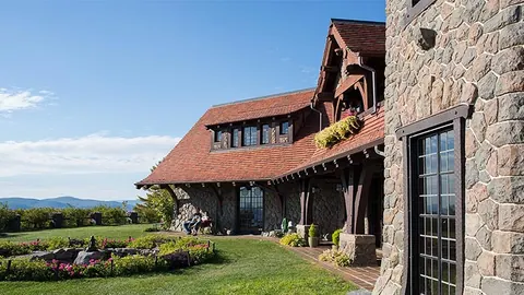 Exploring The Rich History Of American Craftsman Architecture